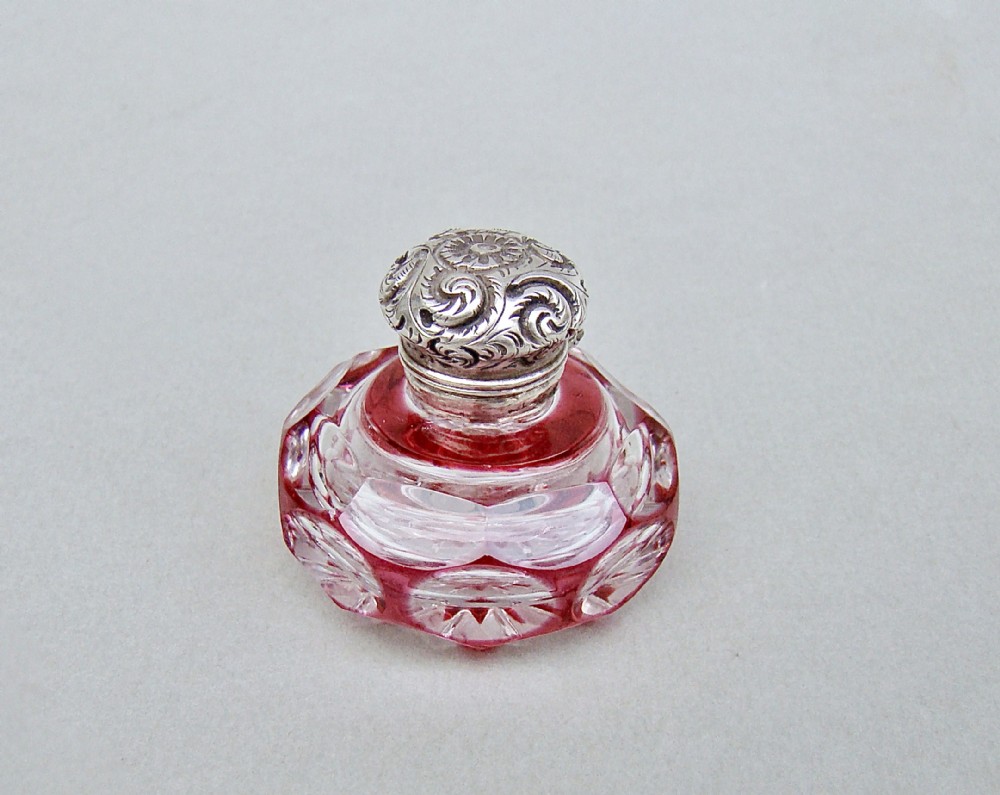 EXQUISITE VICTORIAN SILVER MOUNTED CRANBERRY GLASS VINAIGRETTE, CIRCA 1890