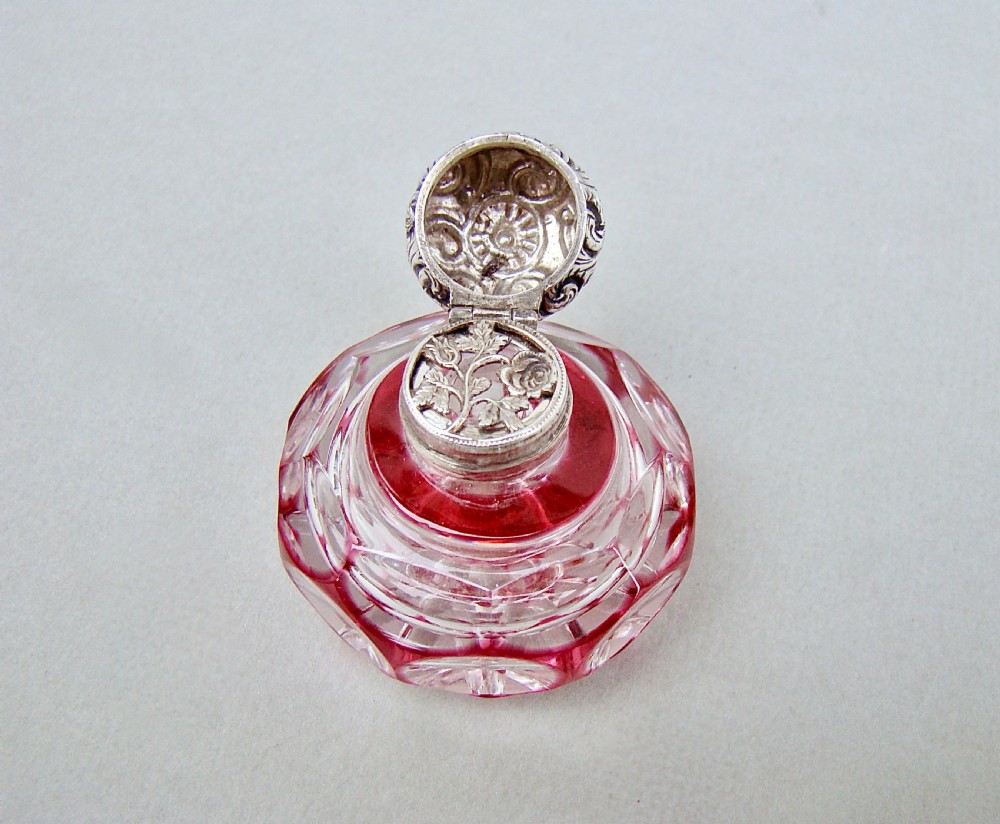 EXQUISITE VICTORIAN SILVER MOUNTED CRANBERRY GLASS VINAIGRETTE, CIRCA 1890 View IV