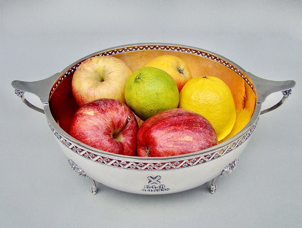 LARGE ARTS & CRAFT SILVER BOWL ATTRIBUTED TO A. E. JONES, LONDON 1933 View III