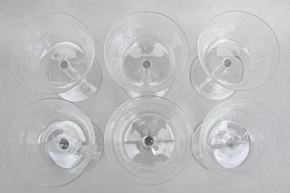 SET OF SIX ART DECO ETCHED PALL MALL CHAMPAGNE GLASSES, CIRCA 1910 View III