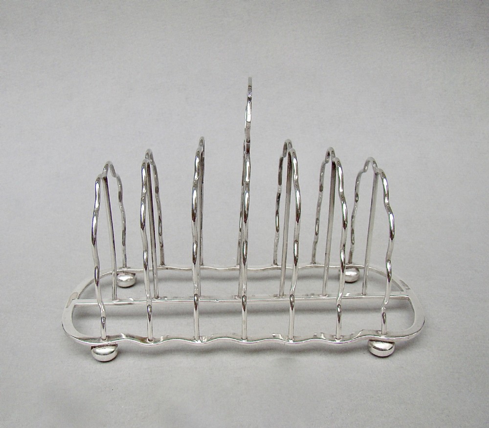 GOOD EDWARDIAN SOLID SILVER TOAST RACK BY S. GARRARD, LONDON 1905 View II