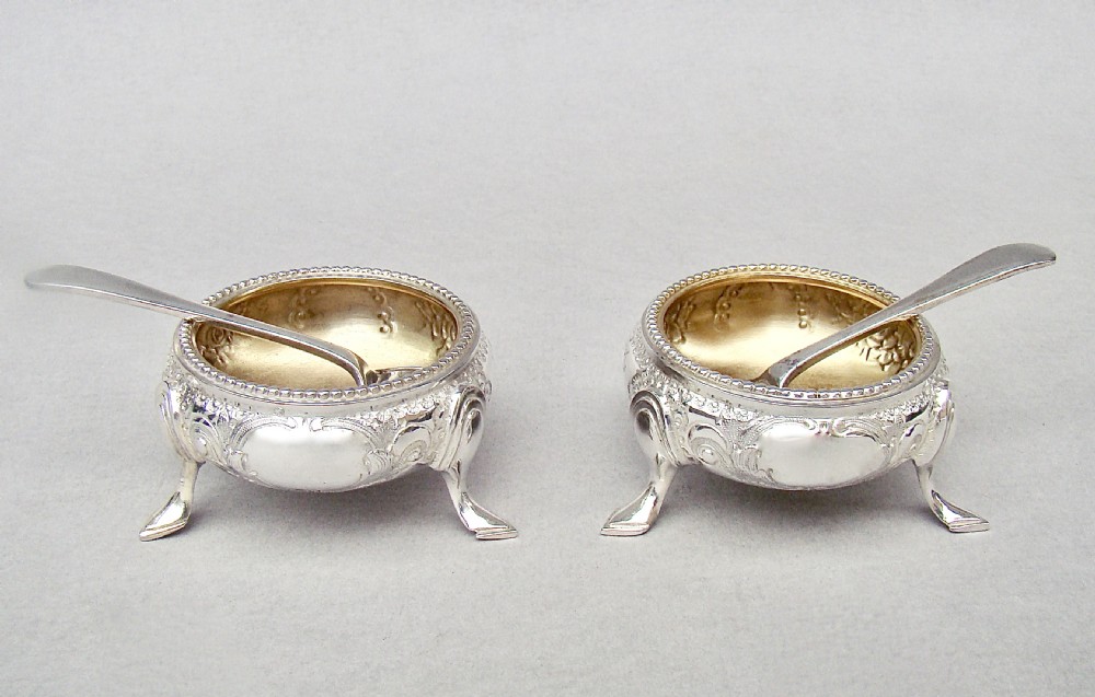 DELIGHTFUL PAIR OF VICTORIAN SOLID SILVER SALTS BY MARTIN HALL & CO, LONDON 1874