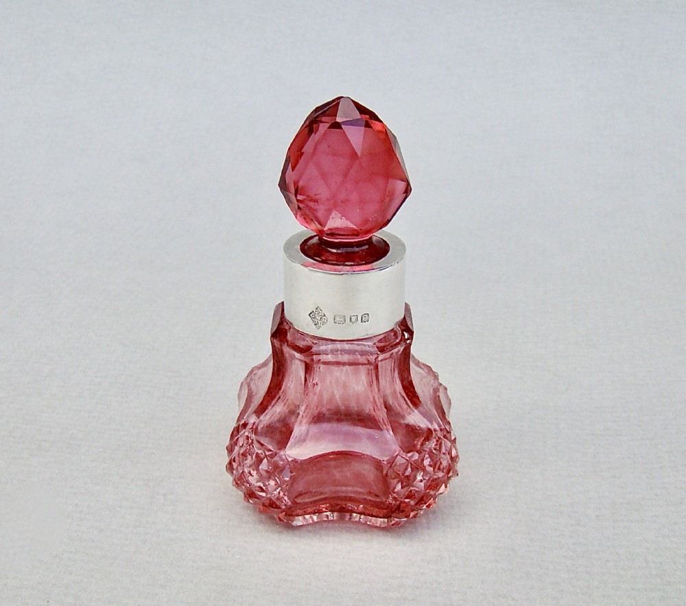 VICTORIAN SILVER & SLICED-CUT PINK GLASS SCENT BOTTLE BY BENTJEMANN & SONS, LONDON 1898
