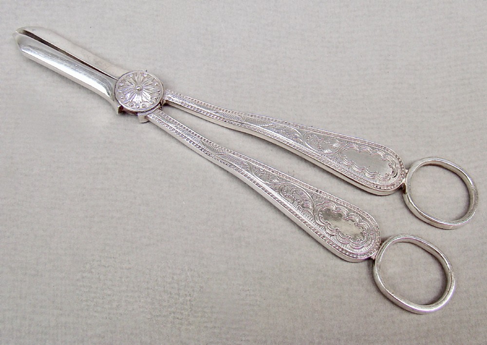 PAIR OF EDWARDIAN SILVER PLATED GRAPE SCISSORS BY MAPPIN & WEBB, CIRCA 1900
