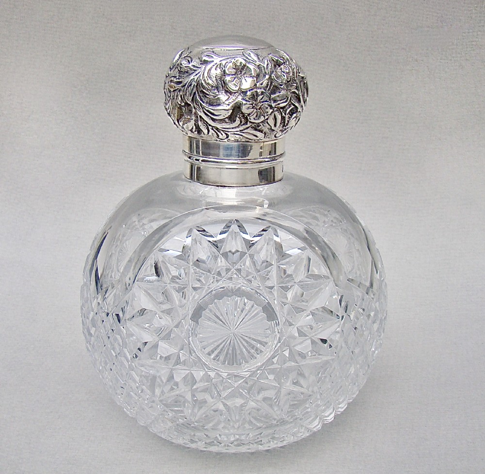 VERY LARGE VICTORIAN SILVER & CUT GLASS SCENT BOTTLE BY DREW & SONS, LONDON 1895