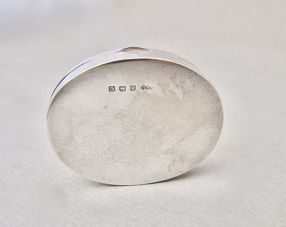 RARE ARTS & CRAFT SILVER PILL BOX BY LIBERTY & CO, BIRMINGHAM 1927 View VII
