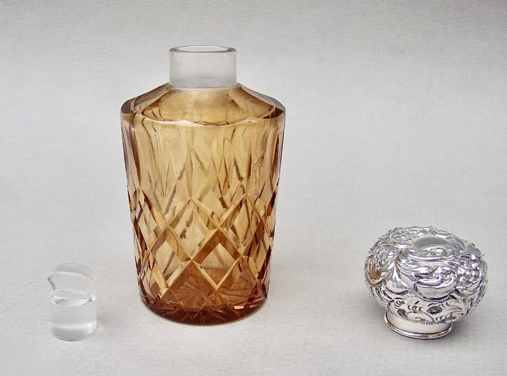 SILVER & AMBER GLASS SCENT BOTTLE BY HENRY PERKINS & SONS,  BIRMINGHAM 1910 View III