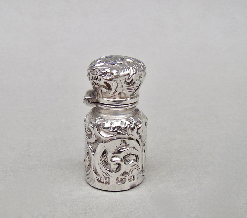 SMALL AND EXQUISITE VICTORIAN SILVER CASED SCENT BOTTLE BY CHARLES MAY, BIRMINGHAM 1894