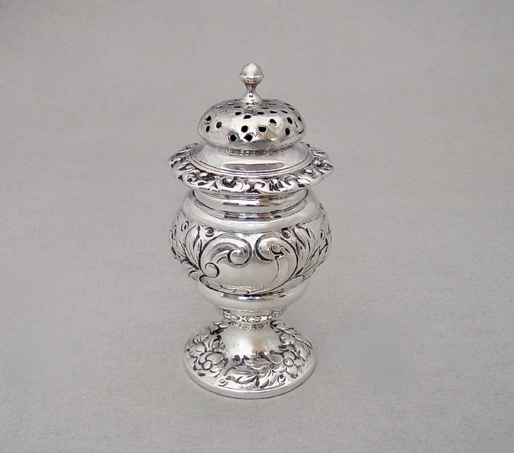 GEORGIAN SILVER POUNCE POT BY WILLIAM FOUNTAIN, LONDON 1805