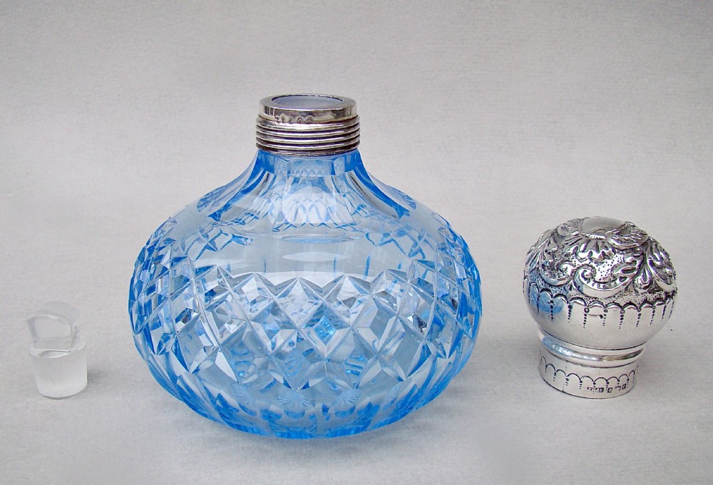 LARGE EDWARDIAN SILVER &  CUT GLASS SCENT BOTTLE BY J. GRINSELL & SONS, BIRMINGHAM 1902 View VI