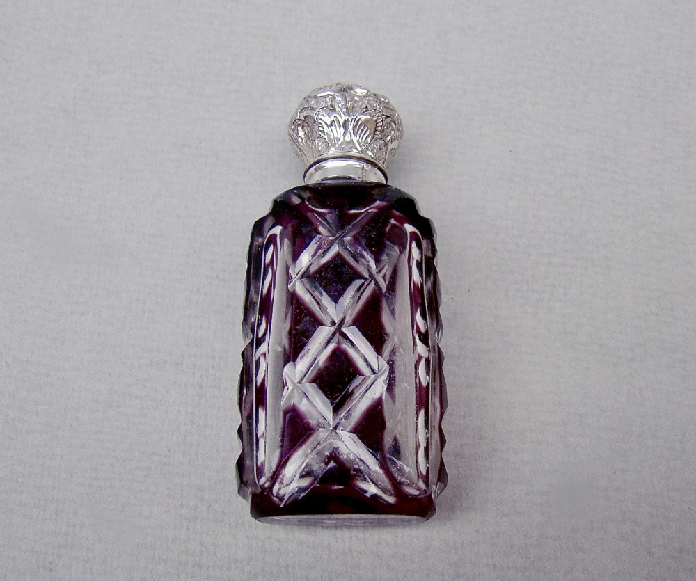 EXQUISITE VICTORIAN SILVER AND AMETHYST OVERLAY BOHEMIAN GLASS SCENT BOTTLE, CIRCA 1890 View III