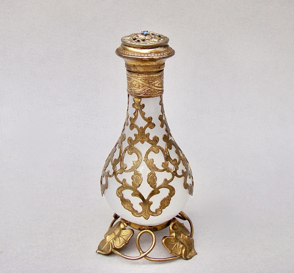 FABULOUS 19TH C. FRENCH PALAIS ROYAL OPALINE GLASS SCENT BOTTLE, CIRCA 1880
