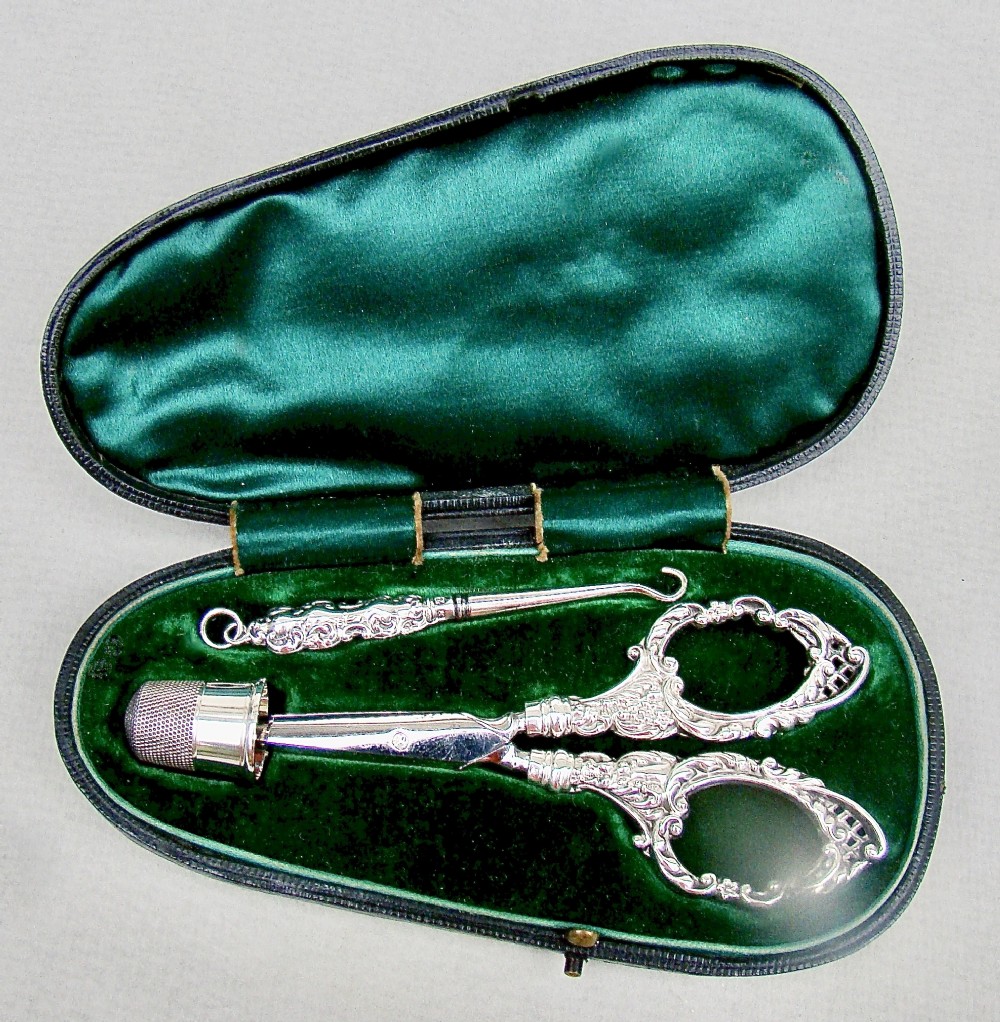 VICTORIAN SILVER CASED SEWING SET BY LEVI & SALAMAN, BIRMINGHAM 1898