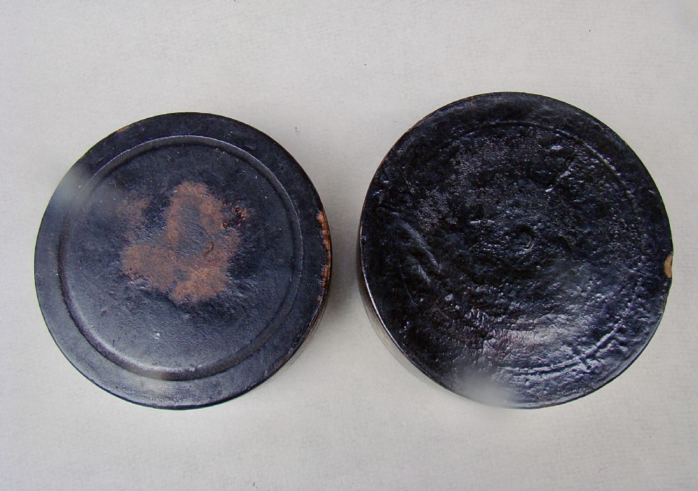 RARE PAIR OF REGENCY PAPIER MACHE WINE COASTERS, CIRCA 1820 View VI