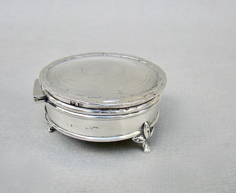 GEORGE V SOLID SILVER JEWELLERY BOX BY SYNYER & BEDDOES, BIRMINGHAM 1916
 View III