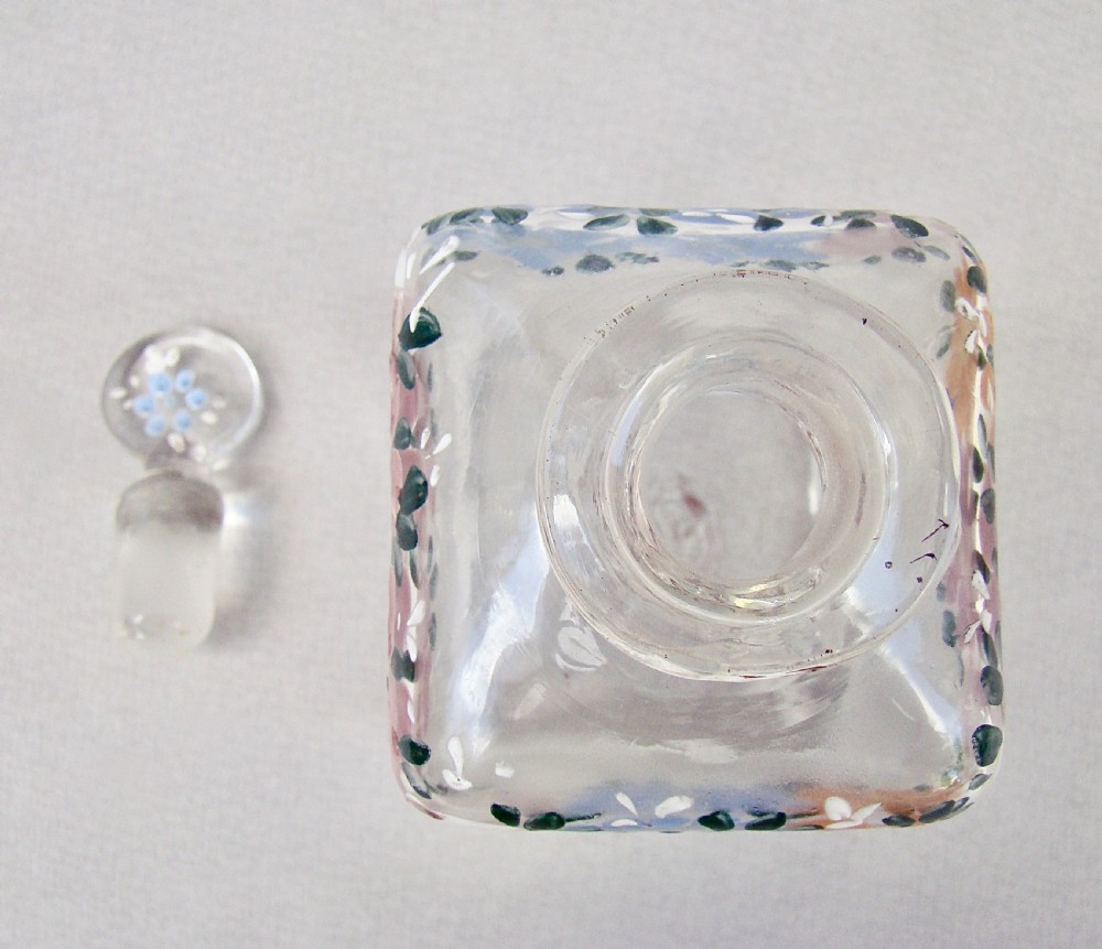 DELIGHTFUL 19TH CENTURY FRENCH ENAMELLED GLASS SCENT BOTTLE, CIRCA 1880 View VI