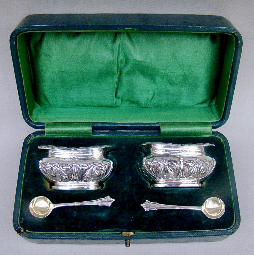 CASED PAIR OF ART NOUVEAU SILVER SALTS BY W.G.KEIGHT & CO, BIRMINGHAM 1905
