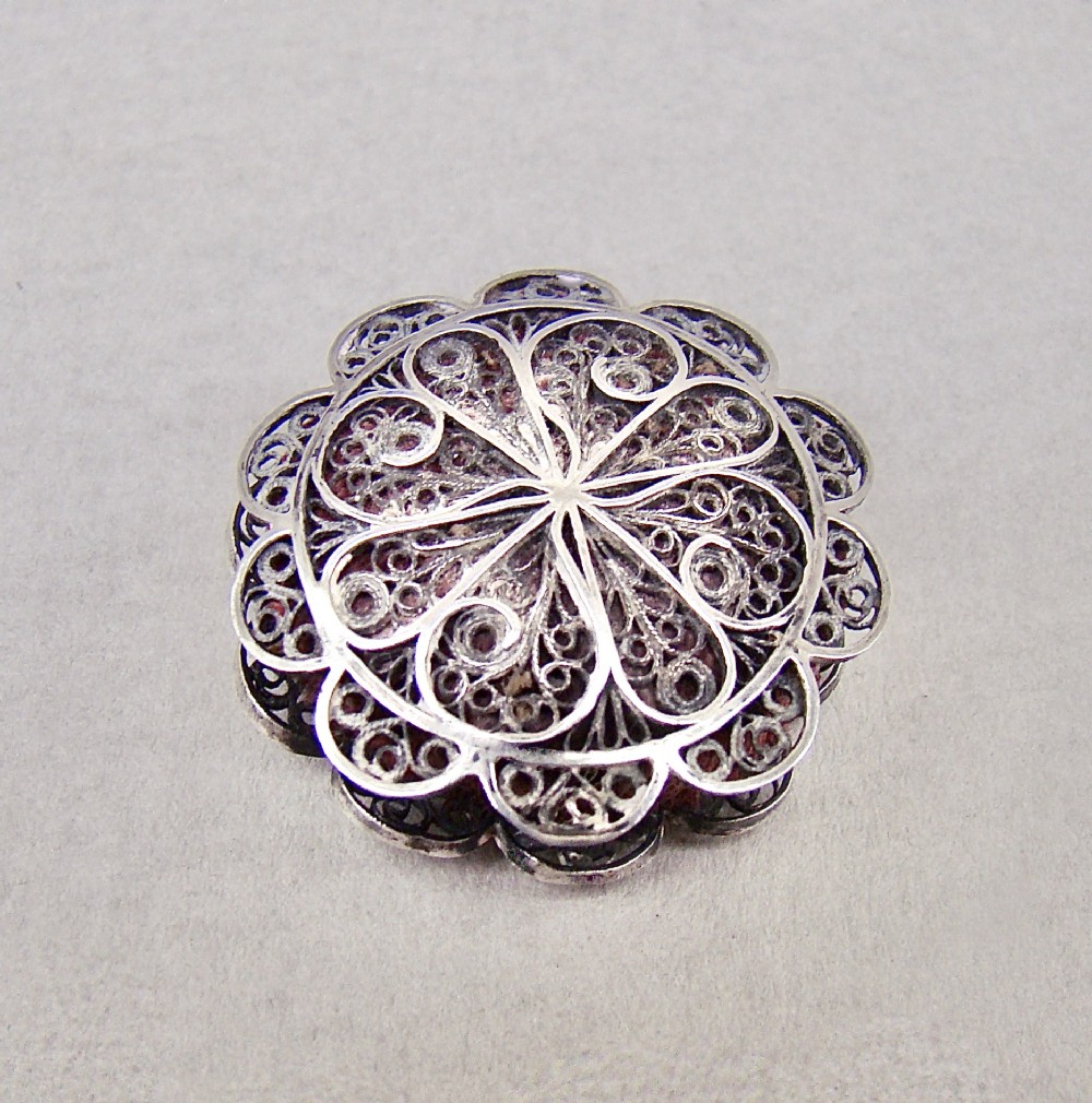 RARE GEORGIAN SILVER FILIGREE WHEEL PIN CUSHION, CIRCA 1790