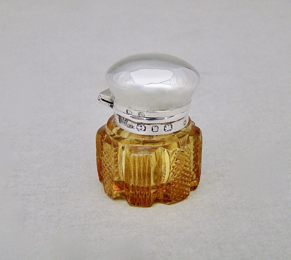 MINIATURE SILVER & AMBER GLASS SCENT BOTTLE BY THE MOUSLEY BROTHERS, BIRMINGHAM 1896