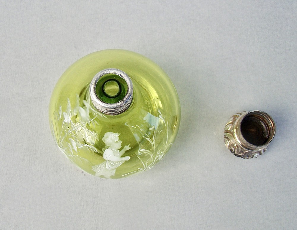 DELIGHTFUL VICTORIAN SILVER MOUNTED MARY GREGORY ENAMELLED GLASS SCENT BOTTLE , CIRCA 1890 View IV