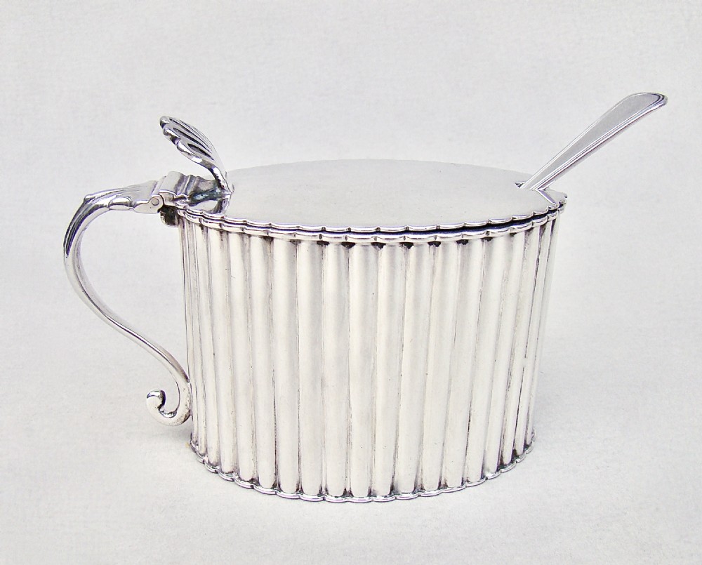 GOOD VICTORIAN SILVER MUSTARD POT BY WILLIAM EATON, LONDON 1881
 View X
