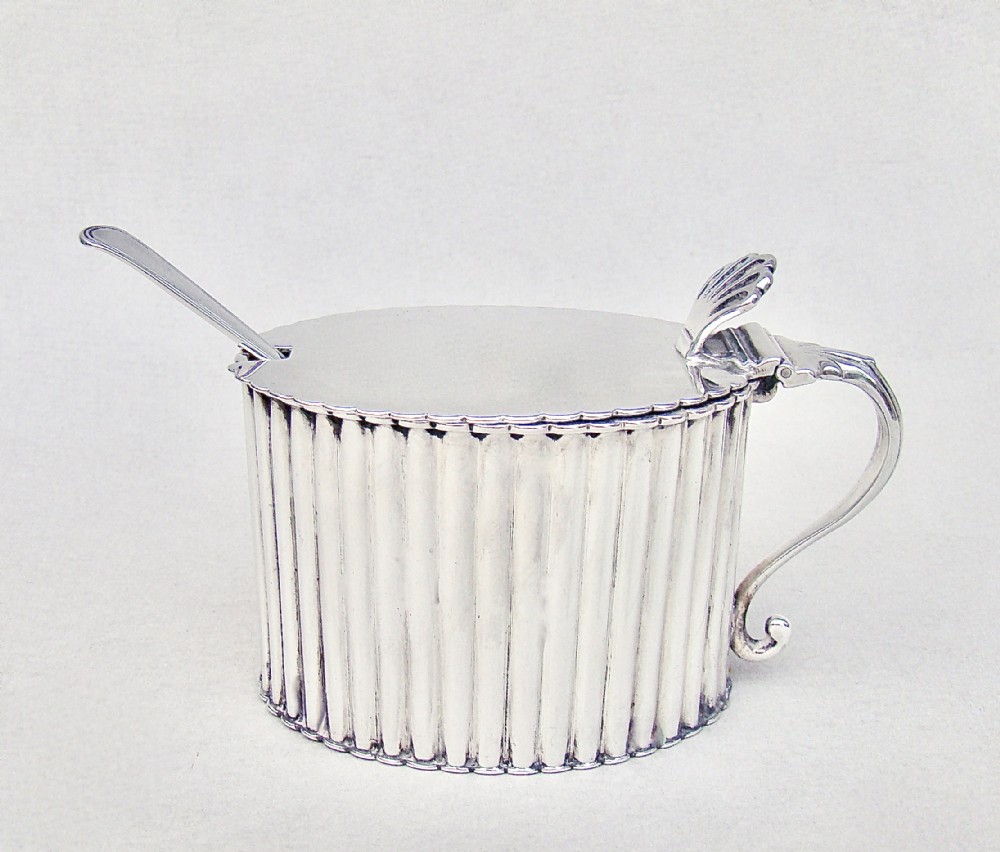 GOOD VICTORIAN SILVER MUSTARD POT BY WILLIAM EATON, LONDON 1881
