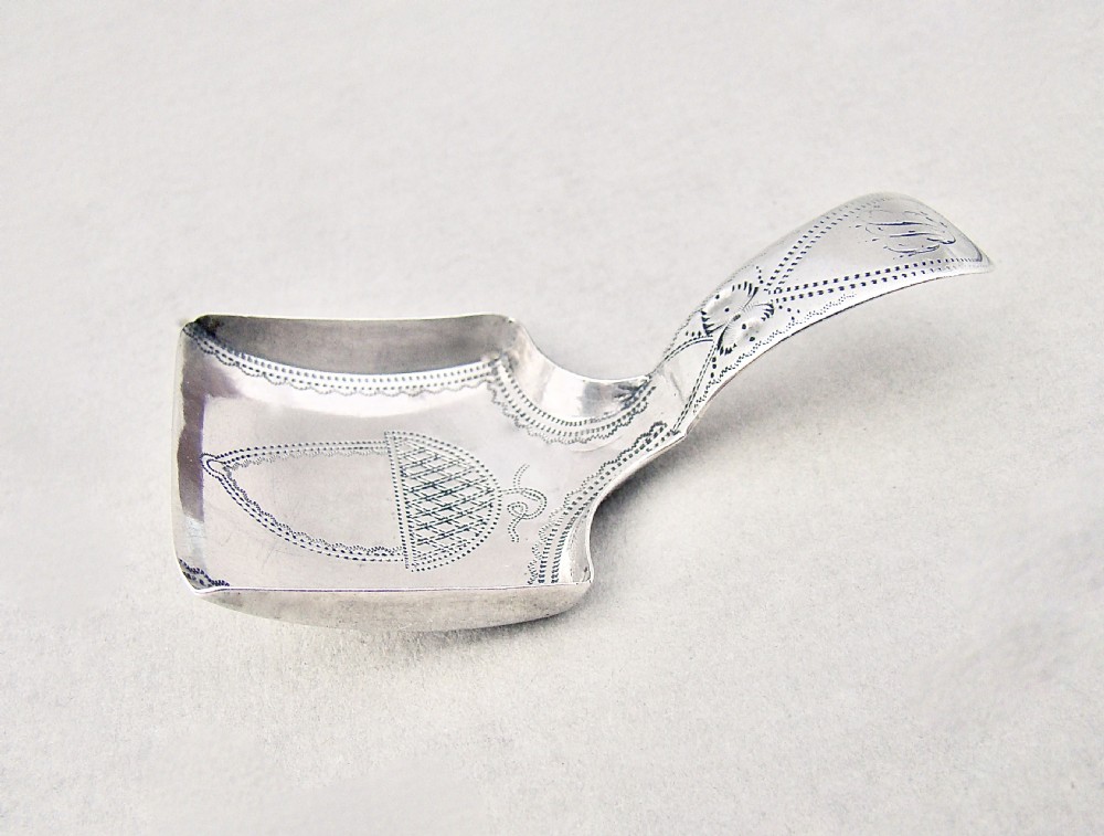 UNUSUAL GEORGIAN SILVER SQUARE-SHAPED CADDY SPOON BY COCKS & BETTRIDGE, BIRMINGHAM 1805 View III