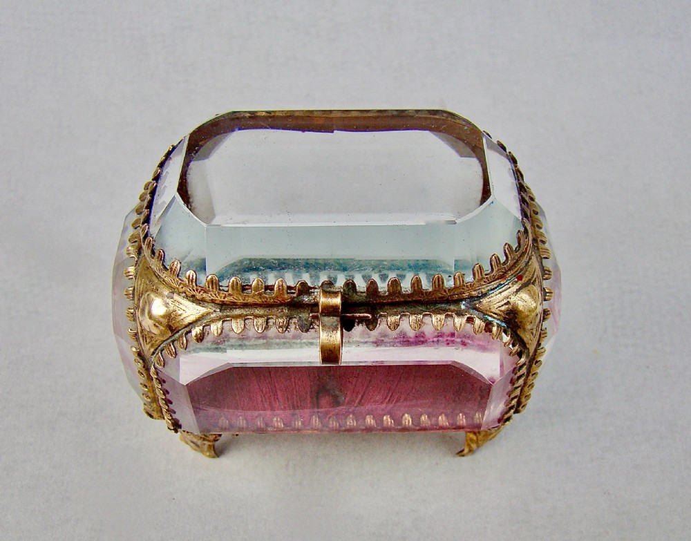 EXQUISITE 19TH C. FRENCH ORMULU & BEVELLED GLASS JEWELLERY CASKET, CIRCA 1890 View II