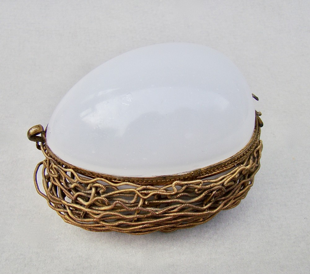 RARE 19TH C. FRENCH PALAIS ROYAL GILT GLASS SCENT BOTTLE IN OPALINE GLASS 