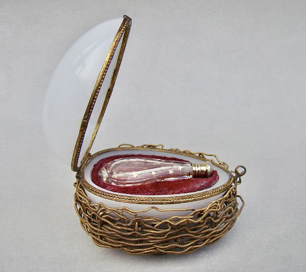 RARE 19TH C. FRENCH PALAIS ROYAL GILT GLASS SCENT BOTTLE IN OPALINE GLASS 