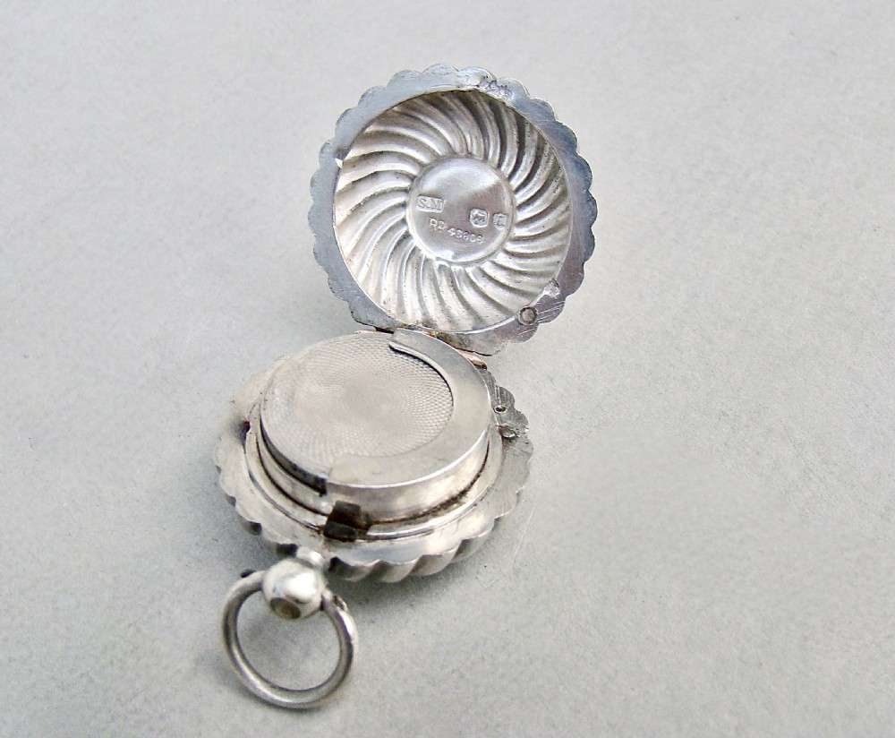VICTORIAN SILVER SINGLE SOVEREIGN CASE BY SAMPSON MORDAN, LONDON 1885 View VI