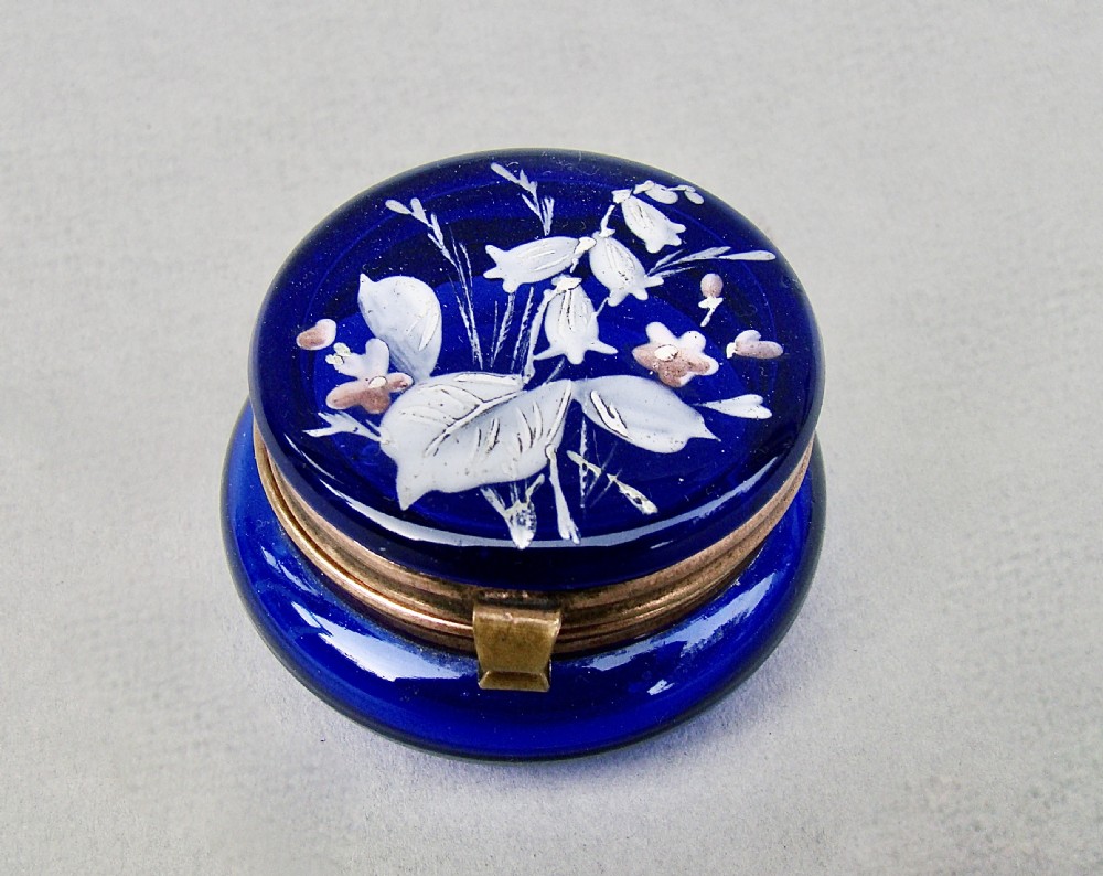 DELIGHTFUL 19TH CENTURY FRENCH BLUE GLASS ENAMELLED TRINKET BOX, CIRCA 1890