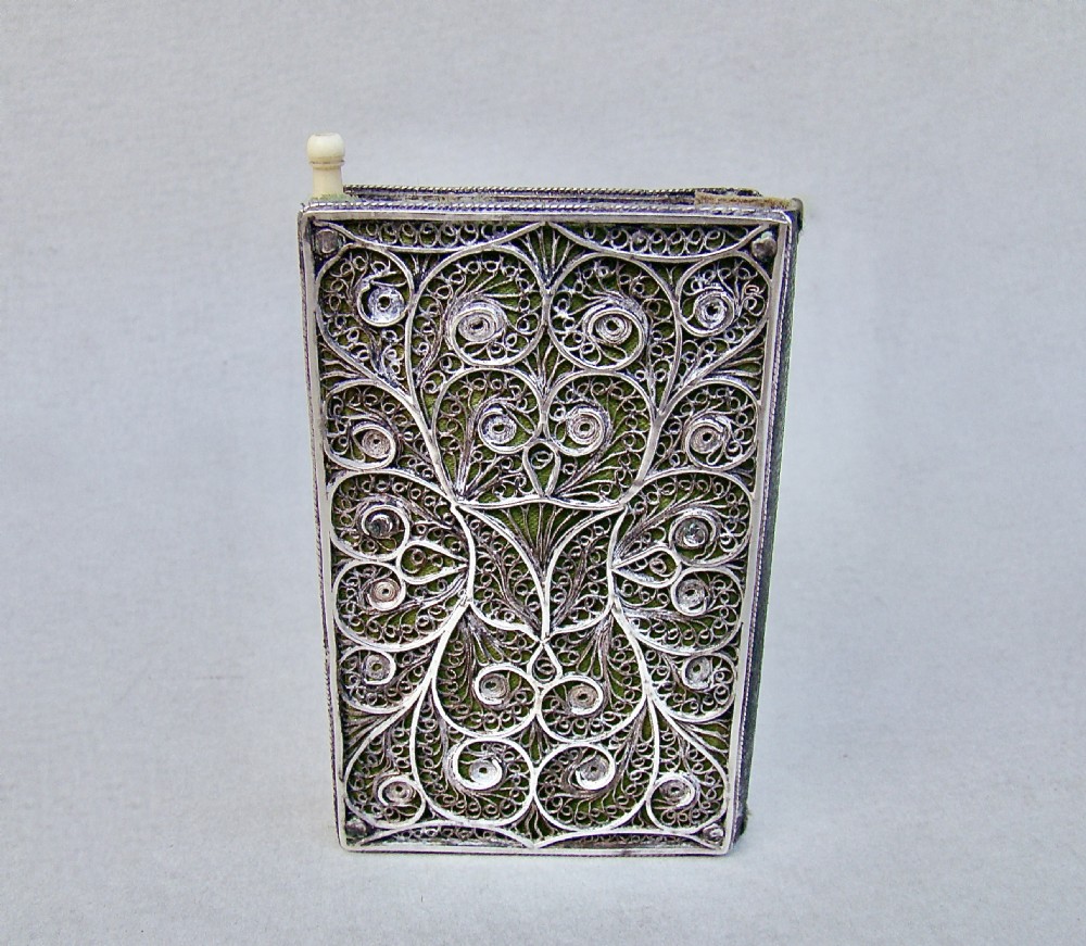 RARE GEORGIAN SILVER FILIGREE NEEDLE BOOK, CIRCA 1795 View II