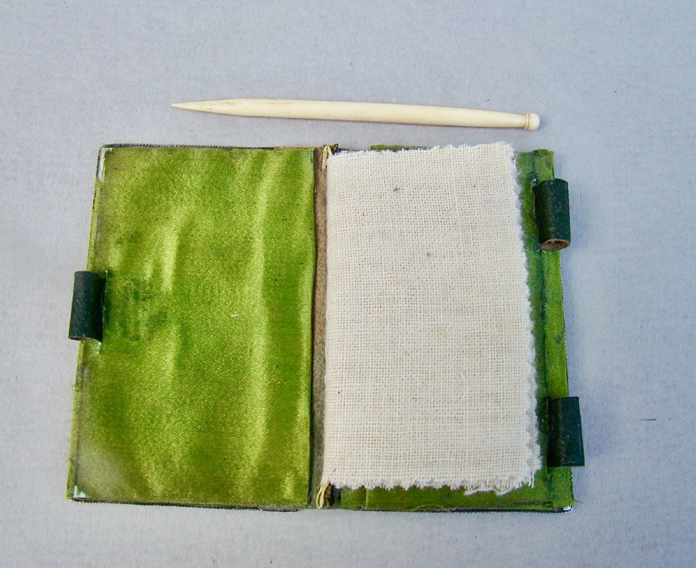 RARE GEORGIAN SILVER FILIGREE NEEDLE BOOK, CIRCA 1795 View IV