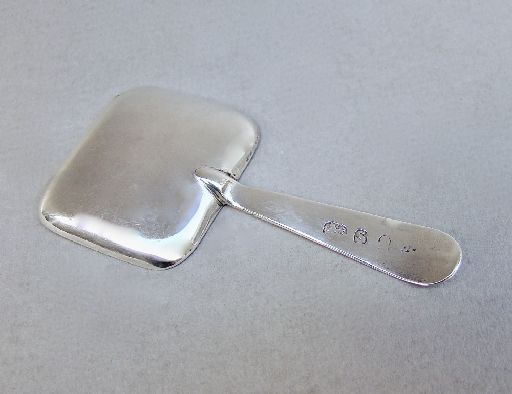 UNUSUAL GEORGIAN SILVER CADDY SPOON BY WILLIAM COLLINGS, LONDON 1794 View III