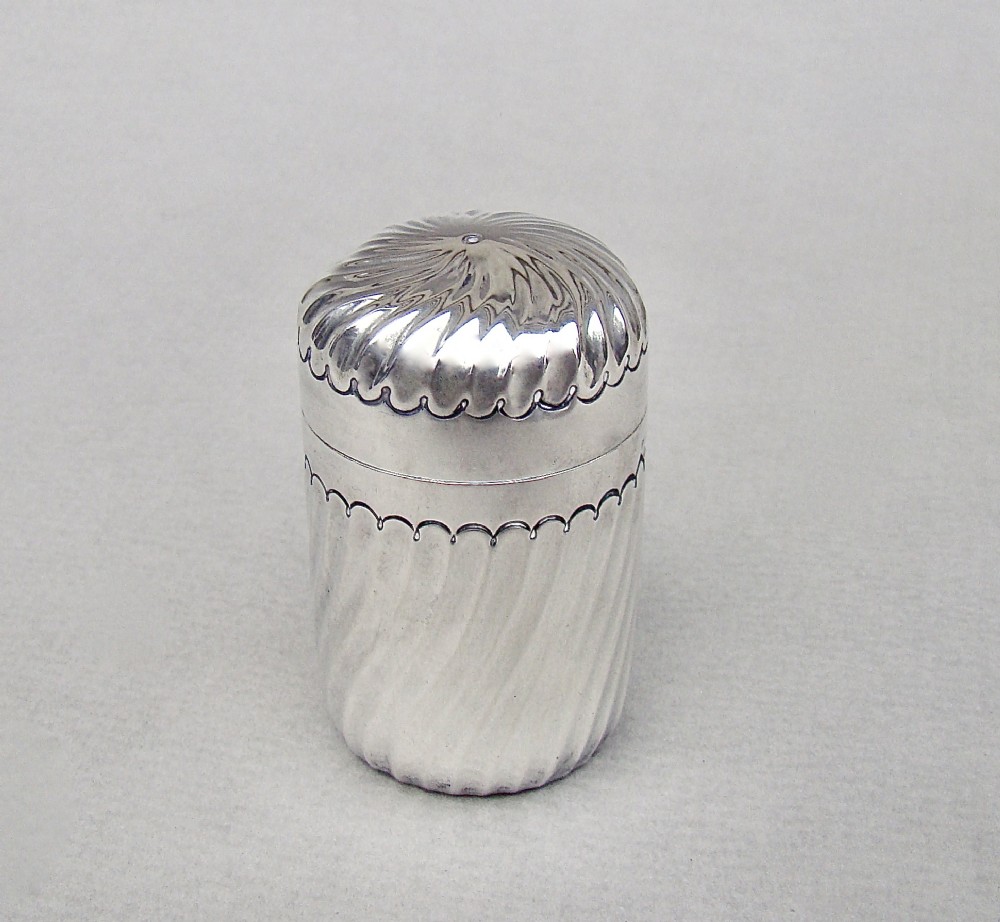 VICTORIAN SOLID SILVER SCENT BOTTLE BY WILLIAM HUTTON & SONS, LONDON 1889