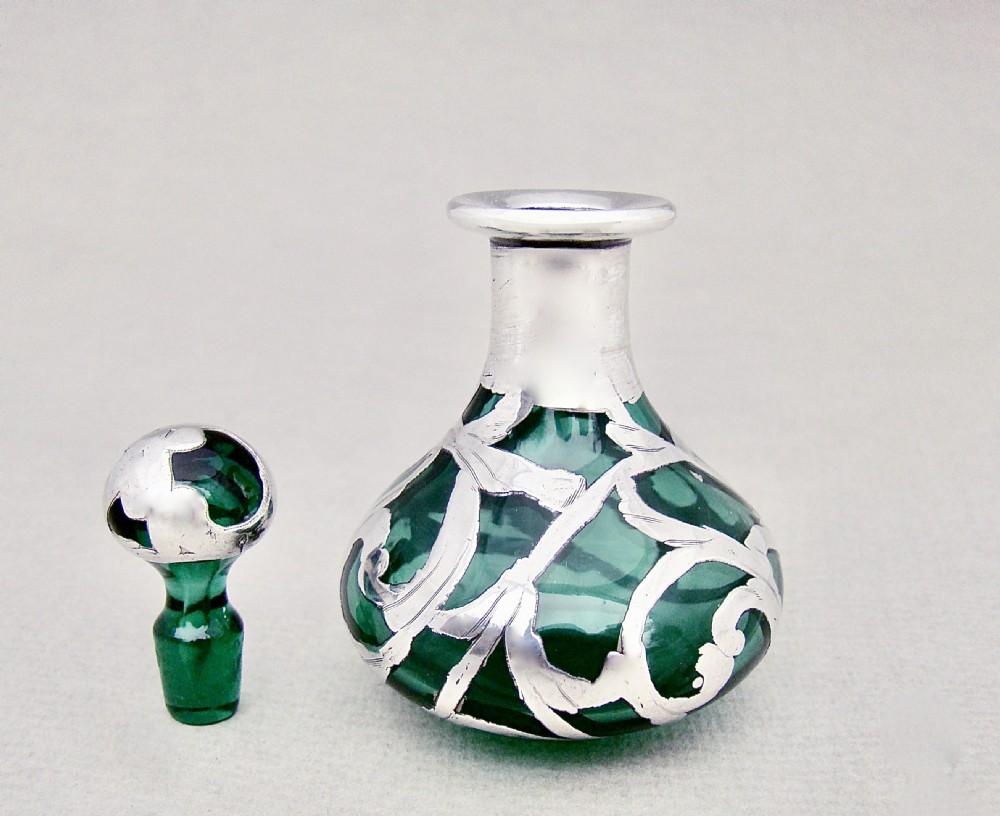 ART NOUVEAU OVERLAY STERLING SILVER & BRISTOL GREEN GLASS SCENT BOTTLE, CIRCA 1900
 View IV