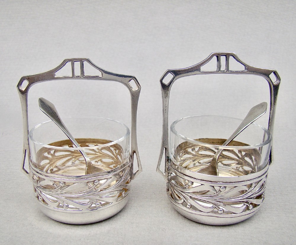  EXQUISITE PAIR OF ART NOUVEAU GERMAN SILVER JUGENDSTIL SALTS & SPOONS, CIRCA 1900