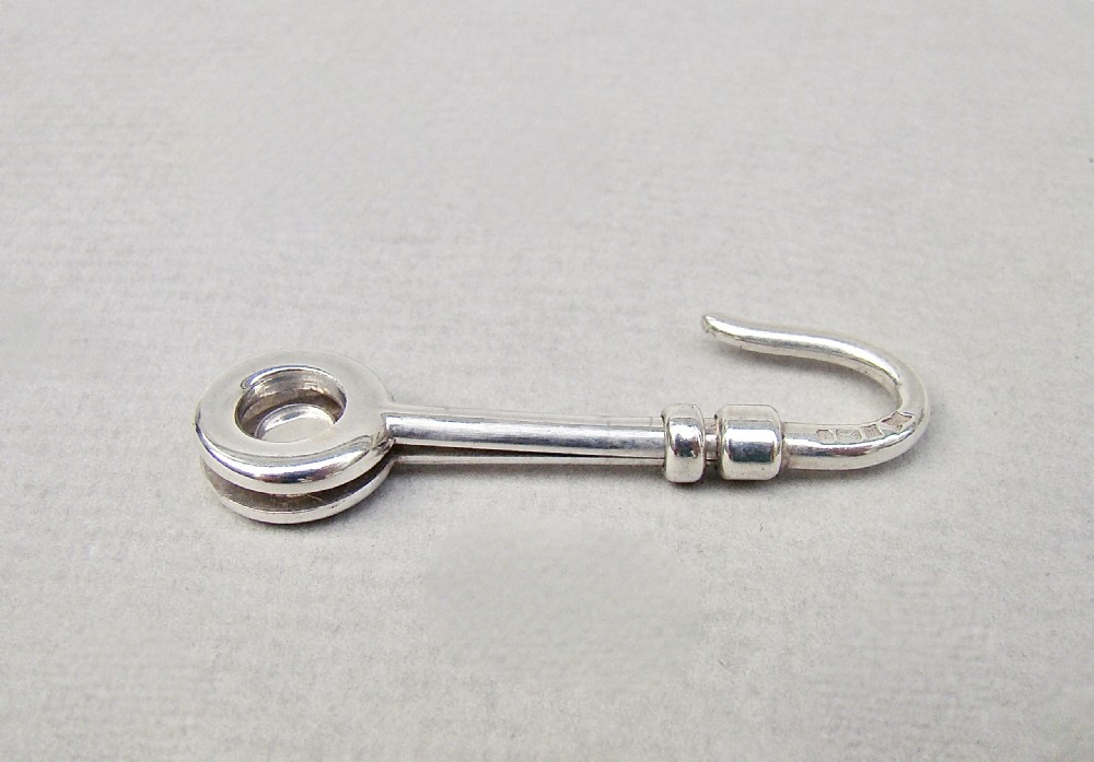 MID-CENTURY SILVER NAPKIN CLIP, BIRMINGHAM 1973
 View IV