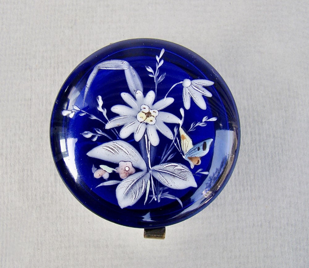 EXQUISITE 19TH C. FRENCH BRISTOL BLUE GLASS ENAMELLED TRINKET BOX, CIRCA 1890 View II
