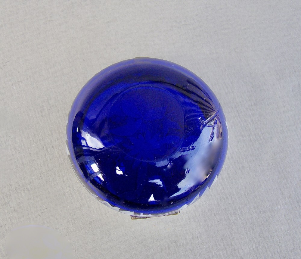 EXQUISITE 19TH C. FRENCH BRISTOL BLUE GLASS ENAMELLED TRINKET BOX, CIRCA 1890 View V