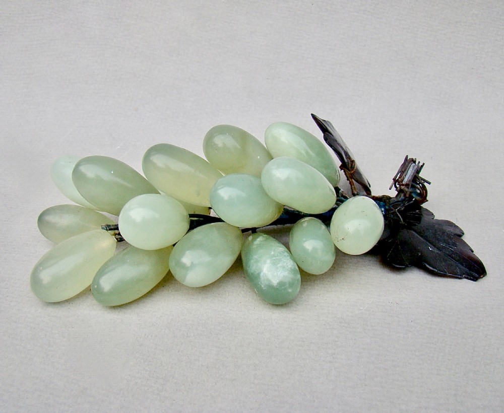 ART DECO ORNAMENTAL JADE GRAPE CLUSTER, CIRCA 1920