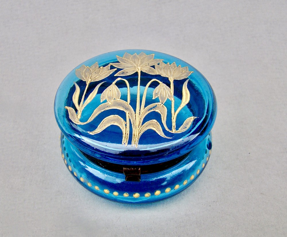 DELIGHTFUL ART NOUVEAU FRENCH TURQUOISE ENAMELLED & GILT GLASS TRINKET BOX, CIRCA 1890 View II