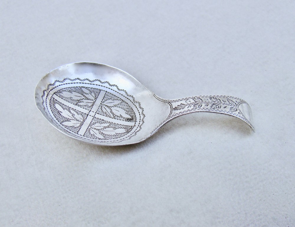 GEORGIAN SILVER CADDY SPOON BY JOSEPH WILLMORE, BIRMINGHAM 1809 View IV
