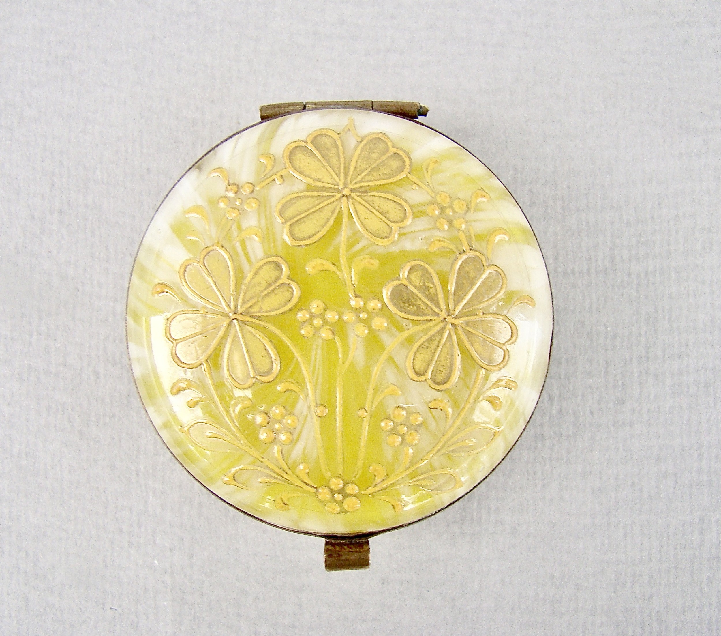 RARE FRENCH OPALINE YELLOW GLASS TRINKET BOX, CIRCA 1890