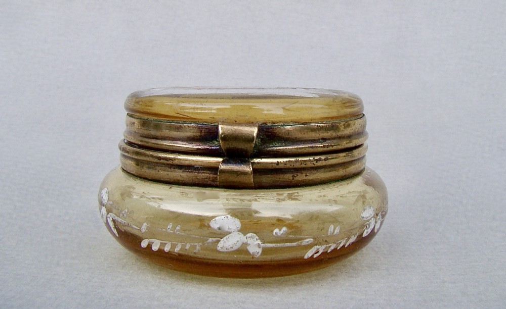 RARE FRENCH ENAMELLED AMBER GLASS TRINKET BOX , CIRCA 1890 View III