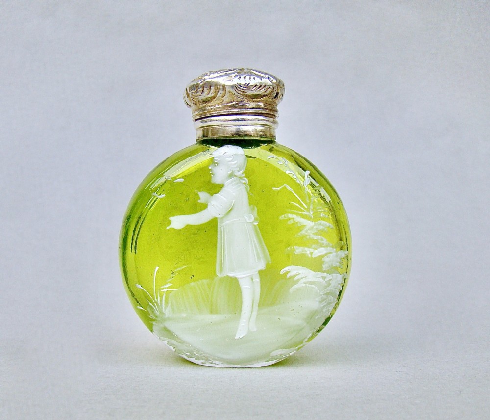 EXQUISITE VICTORIAN SILVER MOUNTED MARY GREGORY ENAMELLED GLASS SCENT BOTTLE , CIRCA 1890