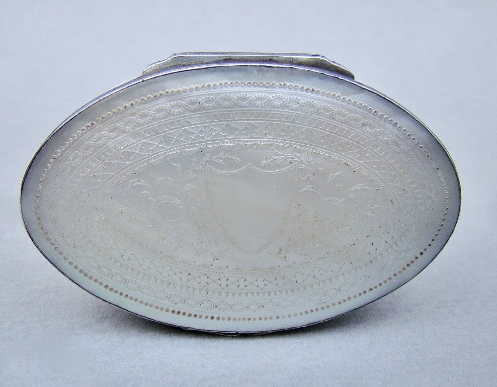 VERY RARE EARLY GEORGIAN SILVER & CARVED MOTHER OF PEARL SNUFF BOX, CIRCA 1725 View IV
