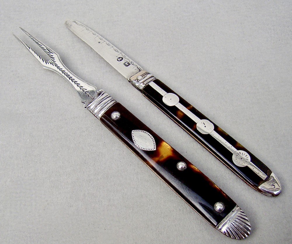 VERY RARE GEORGIAN SILVER & TORTOISESHELL FRUIT KNIFE & FORK SET, CIRCA 1790
