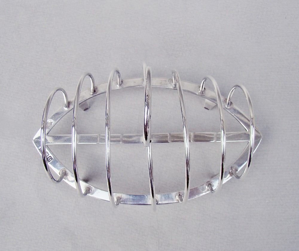 FABULOUS EDWARDIAN SILVER LARGE TOAST RACK BY THE GOLDSMITHS & SILVERSMITHS COMPANY, LONDON 1909 View V